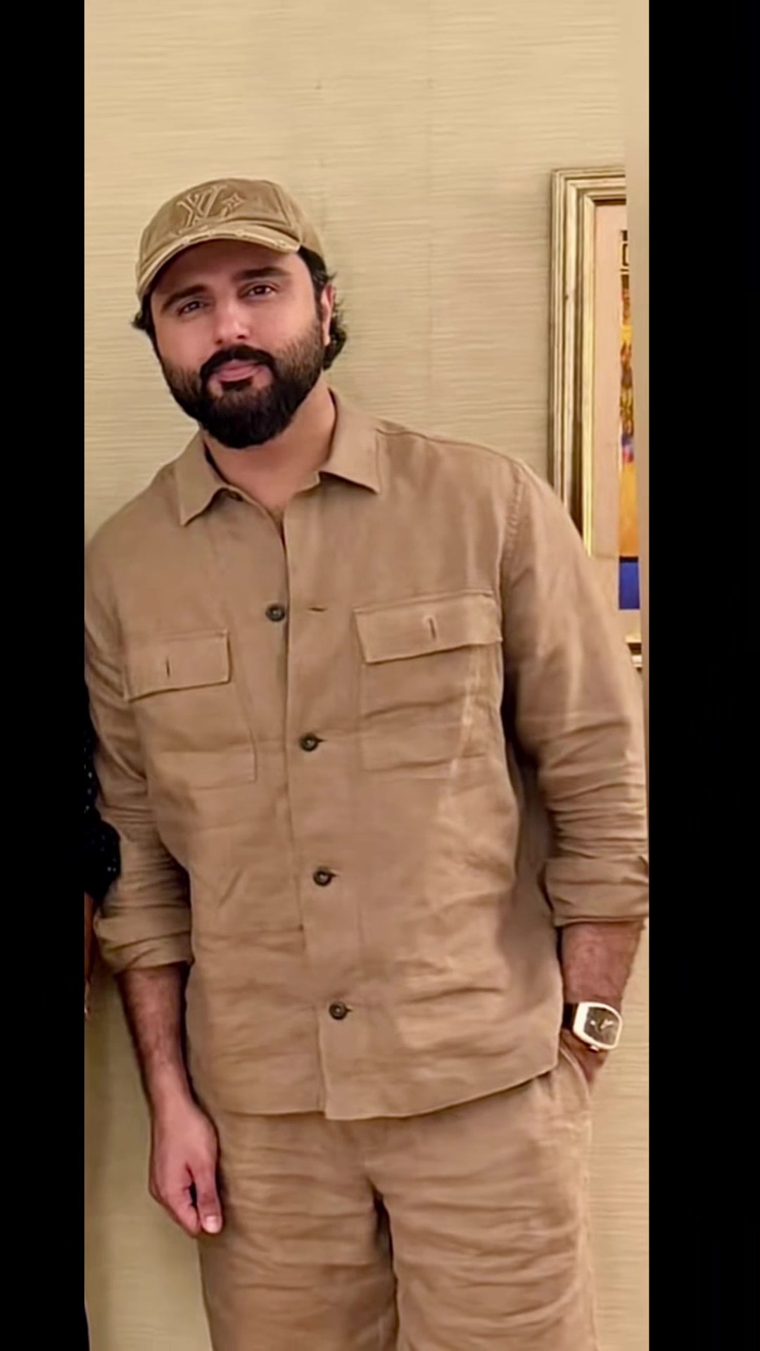 @Zara Khan
