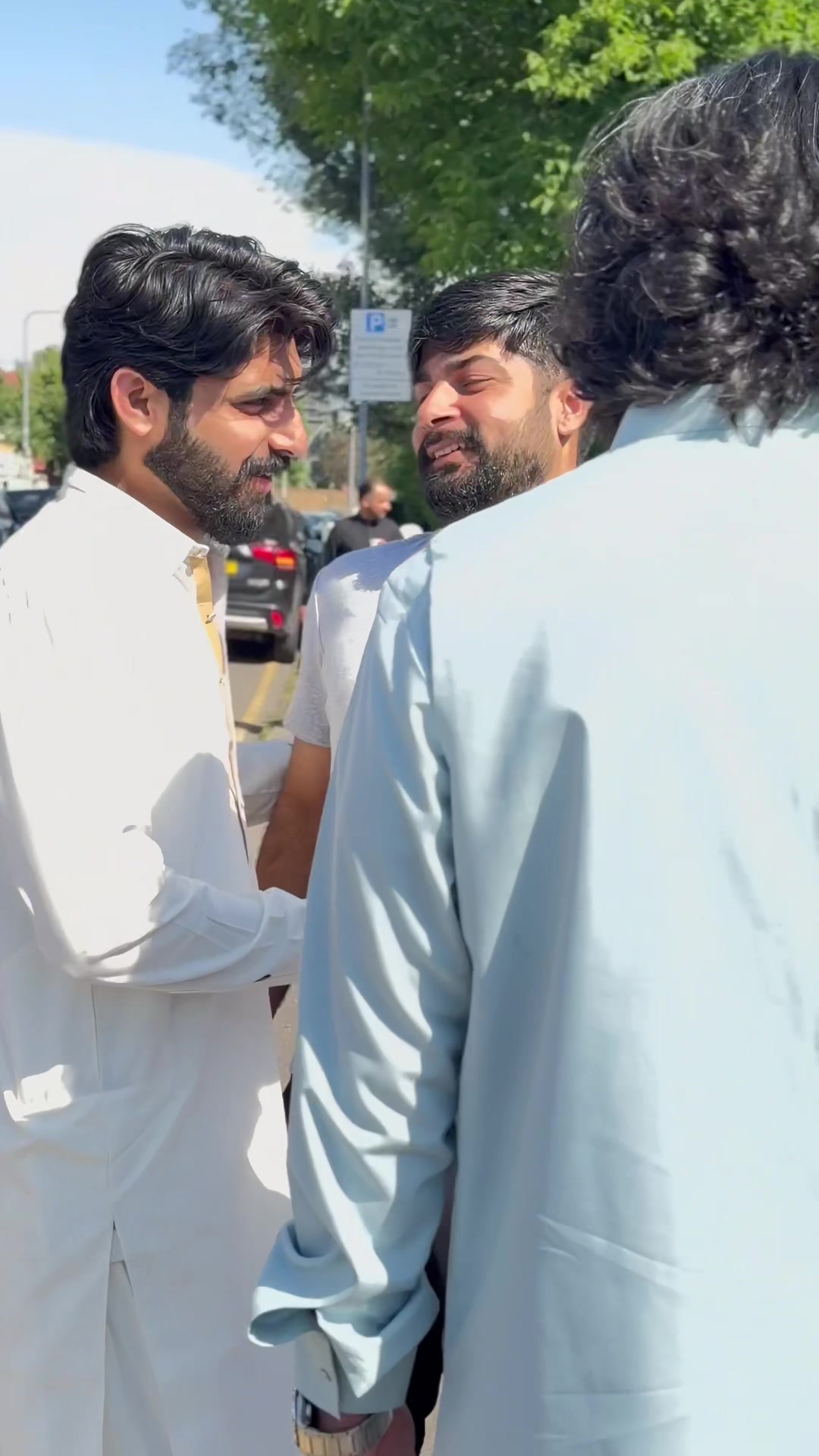 @Hamza Gujjar🇬🇧🇵🇰