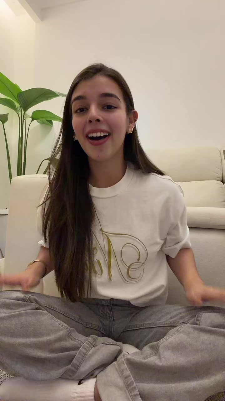@Larissa María