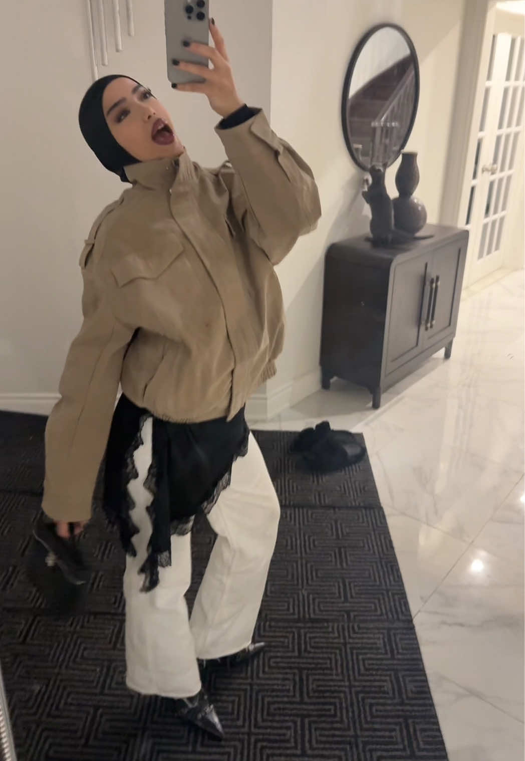 @لارا