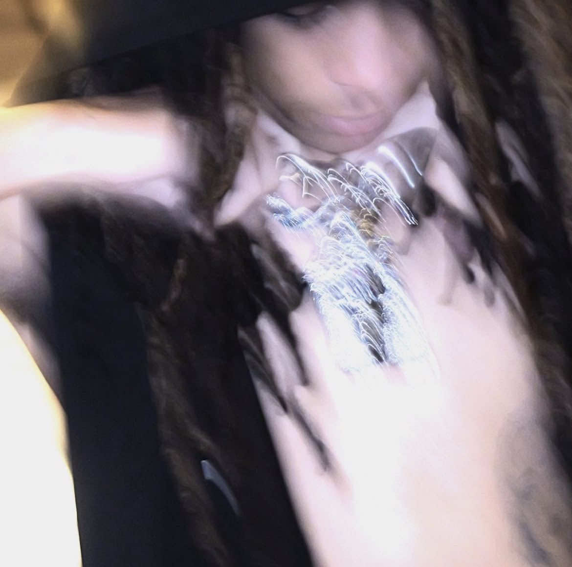 @⃟