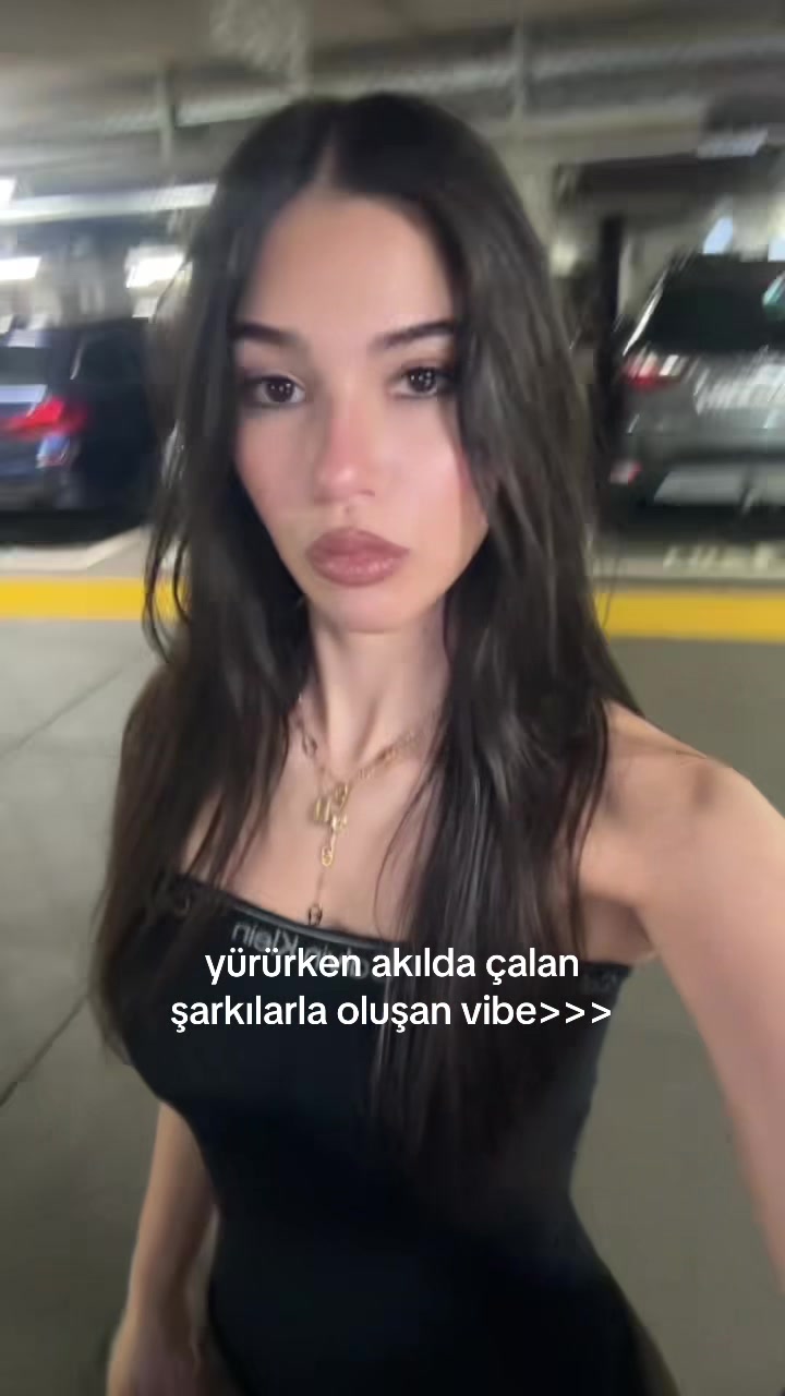 @ElaaO