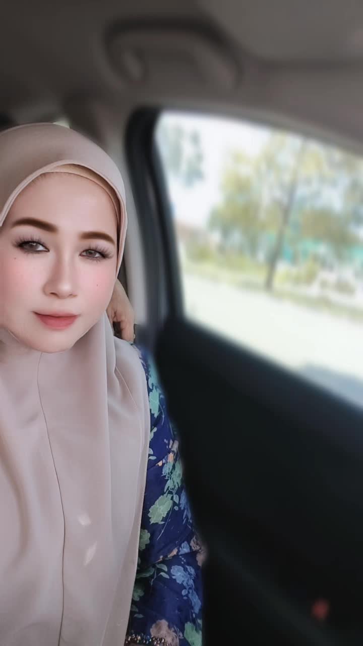 @Cik Puan Seri Aura