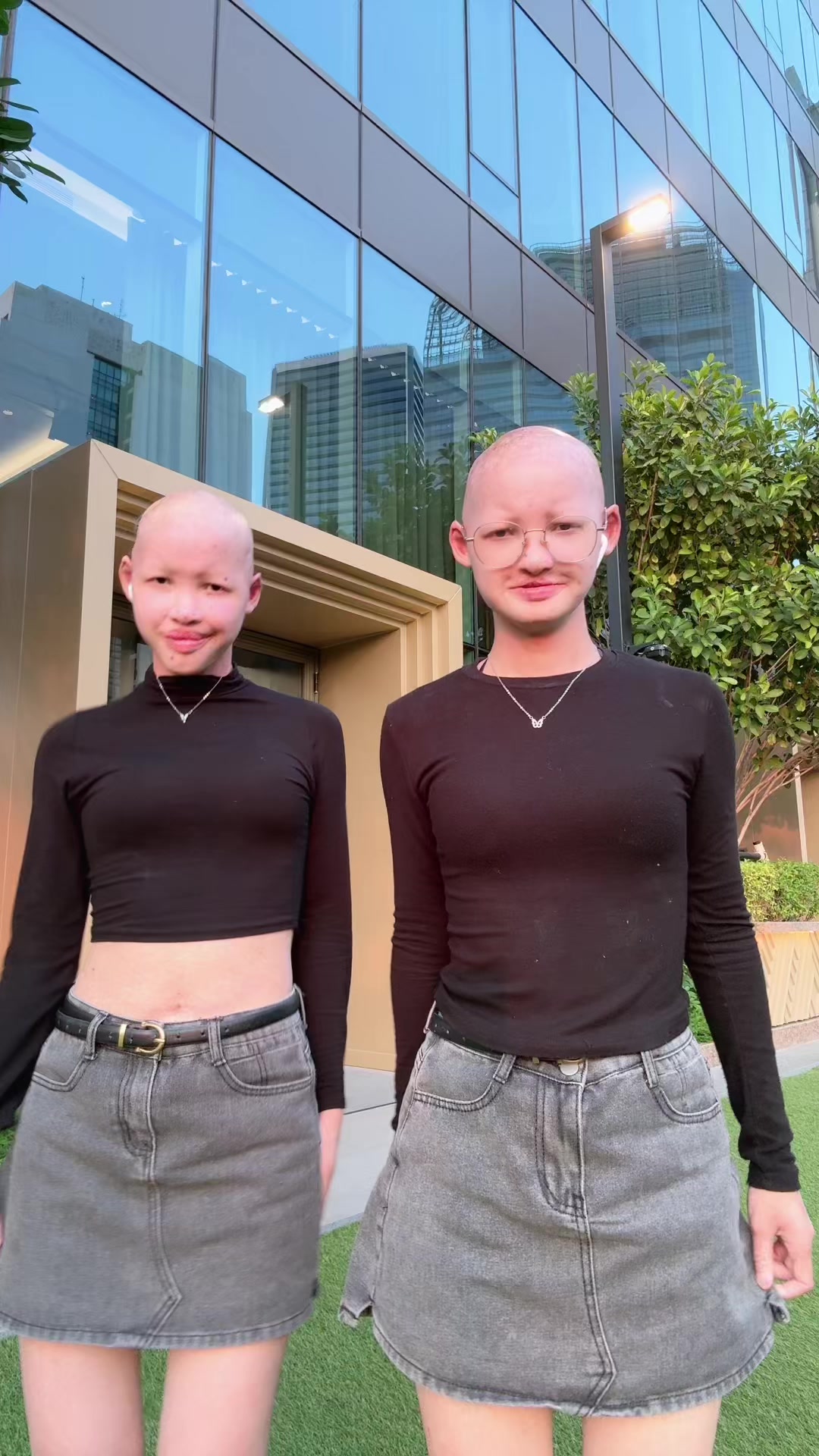 @poo&por twins