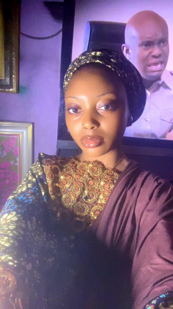 @Aisha🧕💅