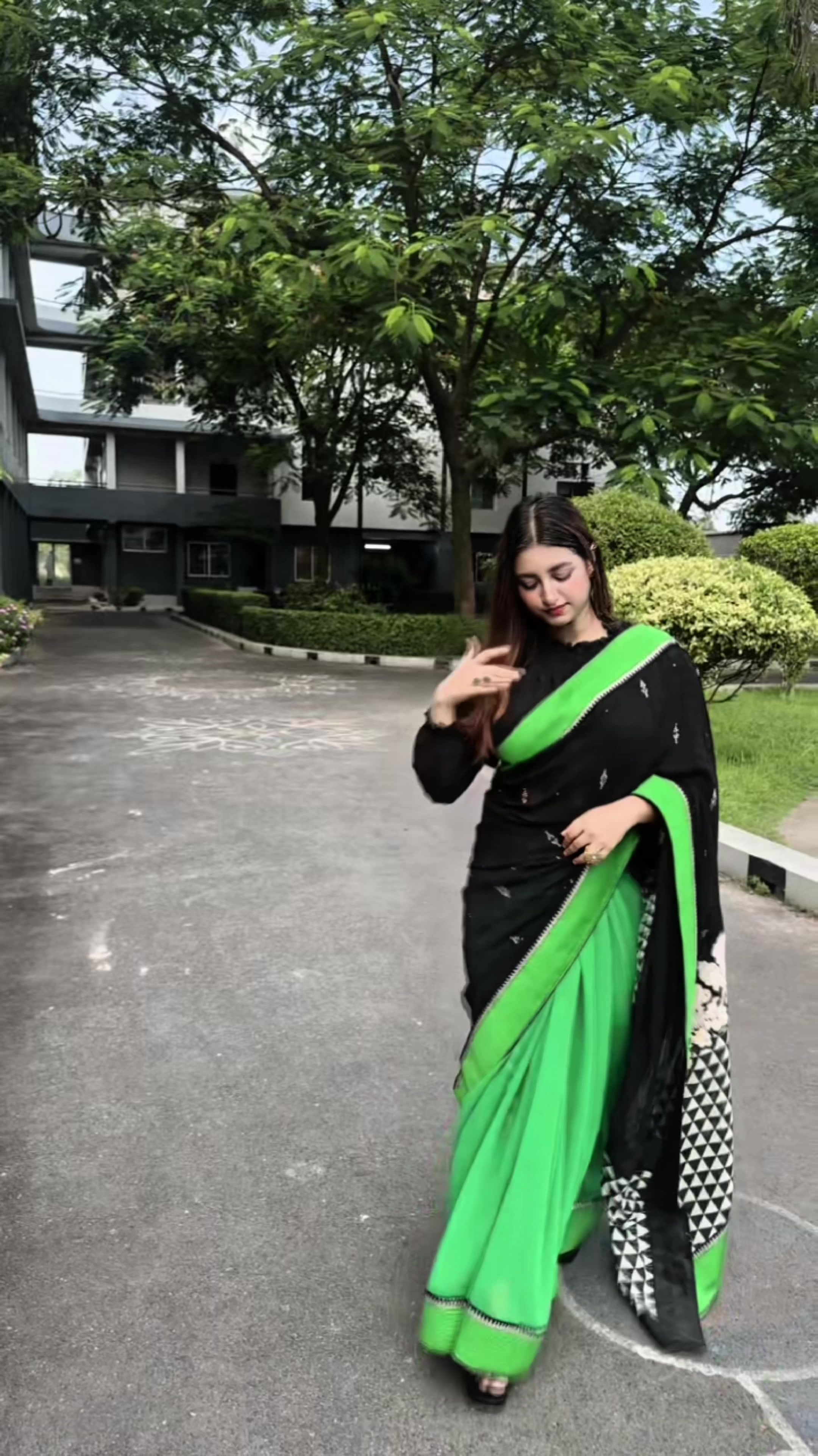 @afra anikaa ❤️