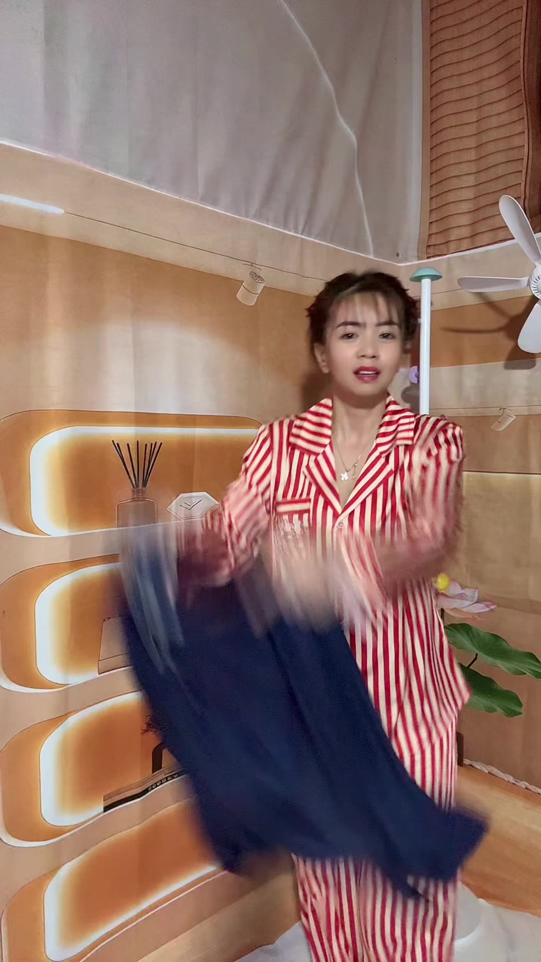 @Em Cẩm N&egrave;