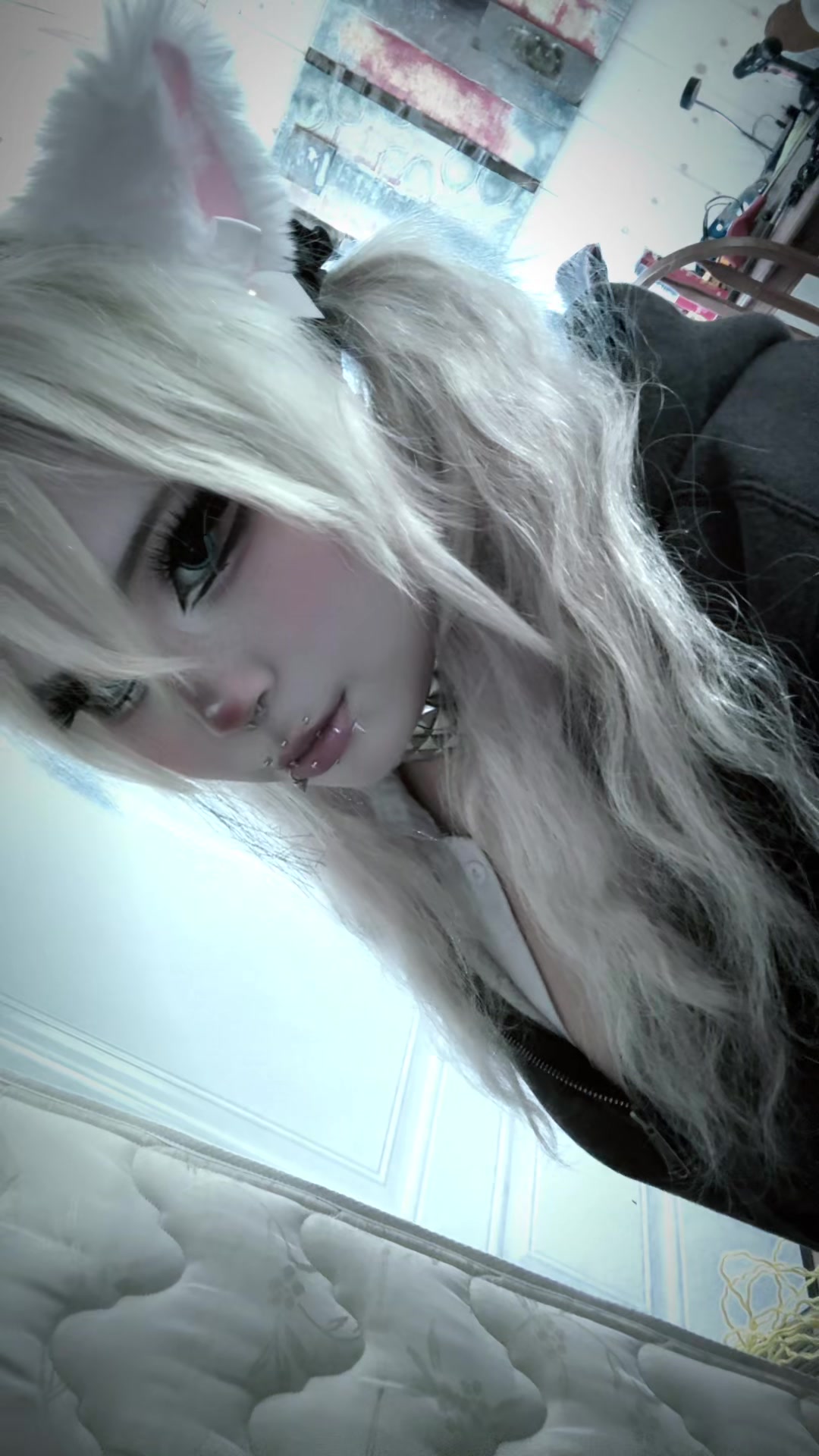 @lala:3