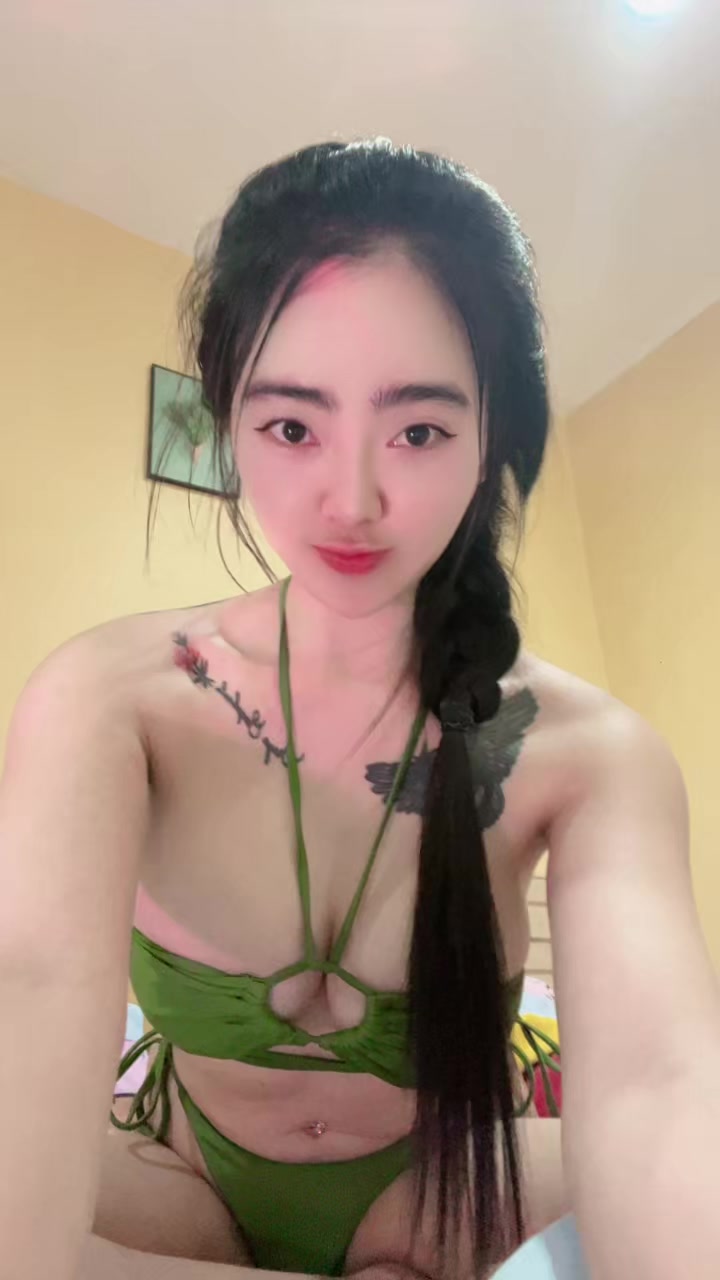 @Praewwee