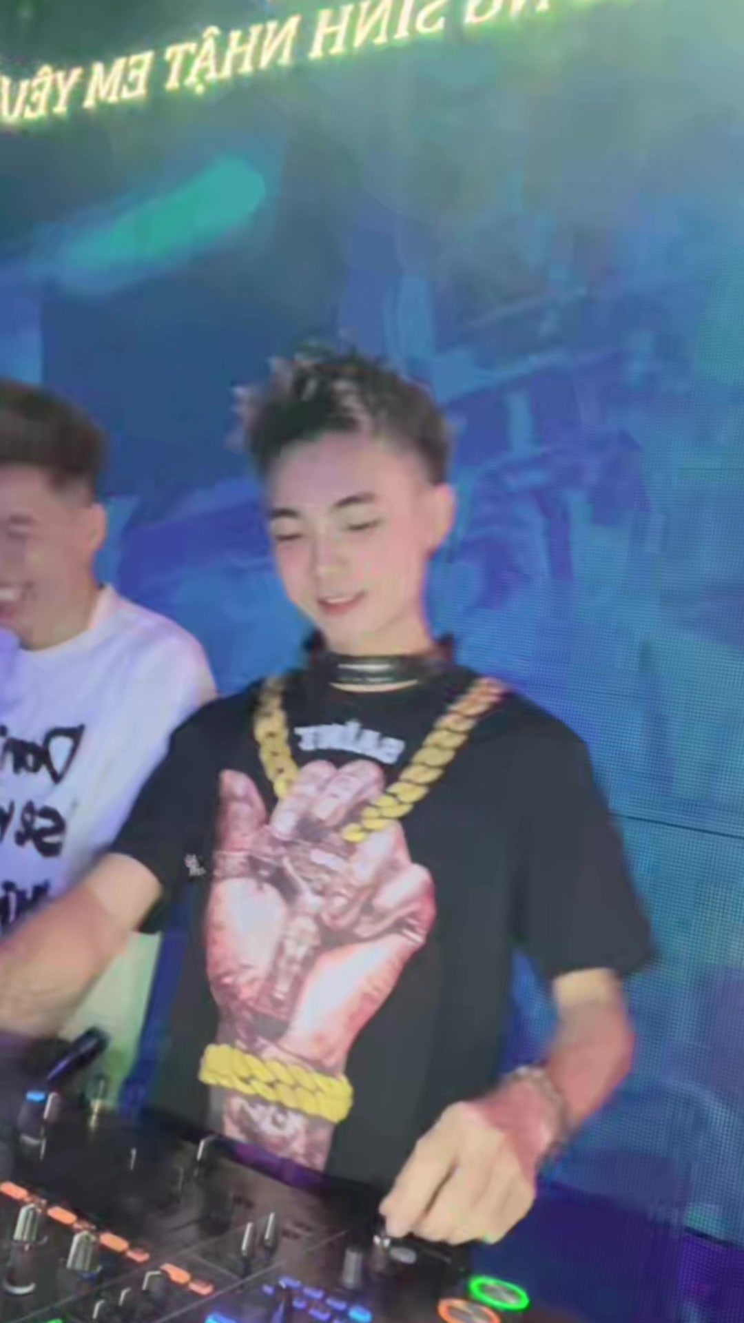 @DJ Billy