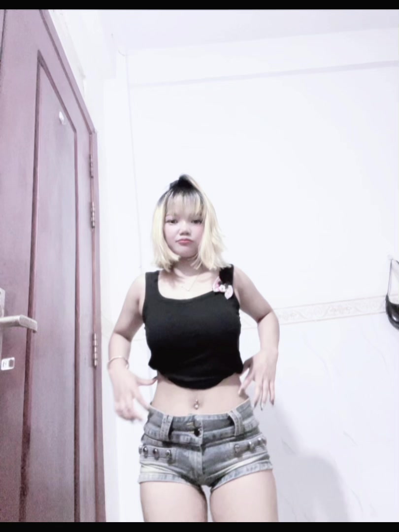@ហ្វារ ហ្វារ💞