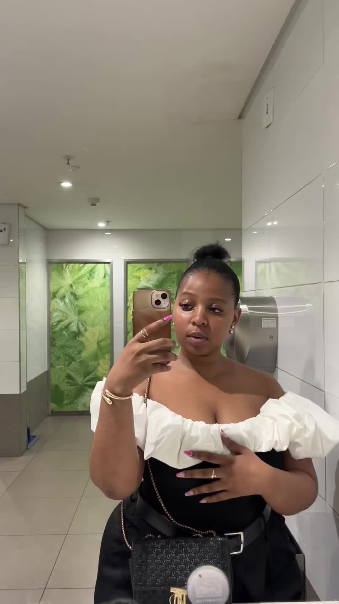 @Noluthando_nombela