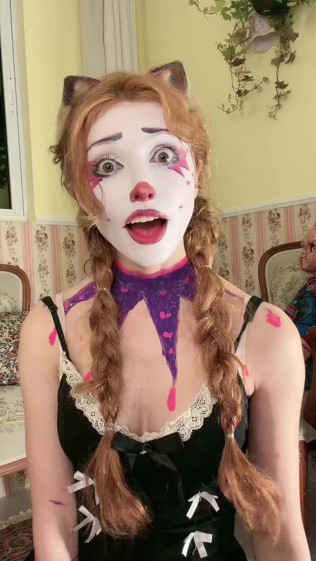 @Clown girl