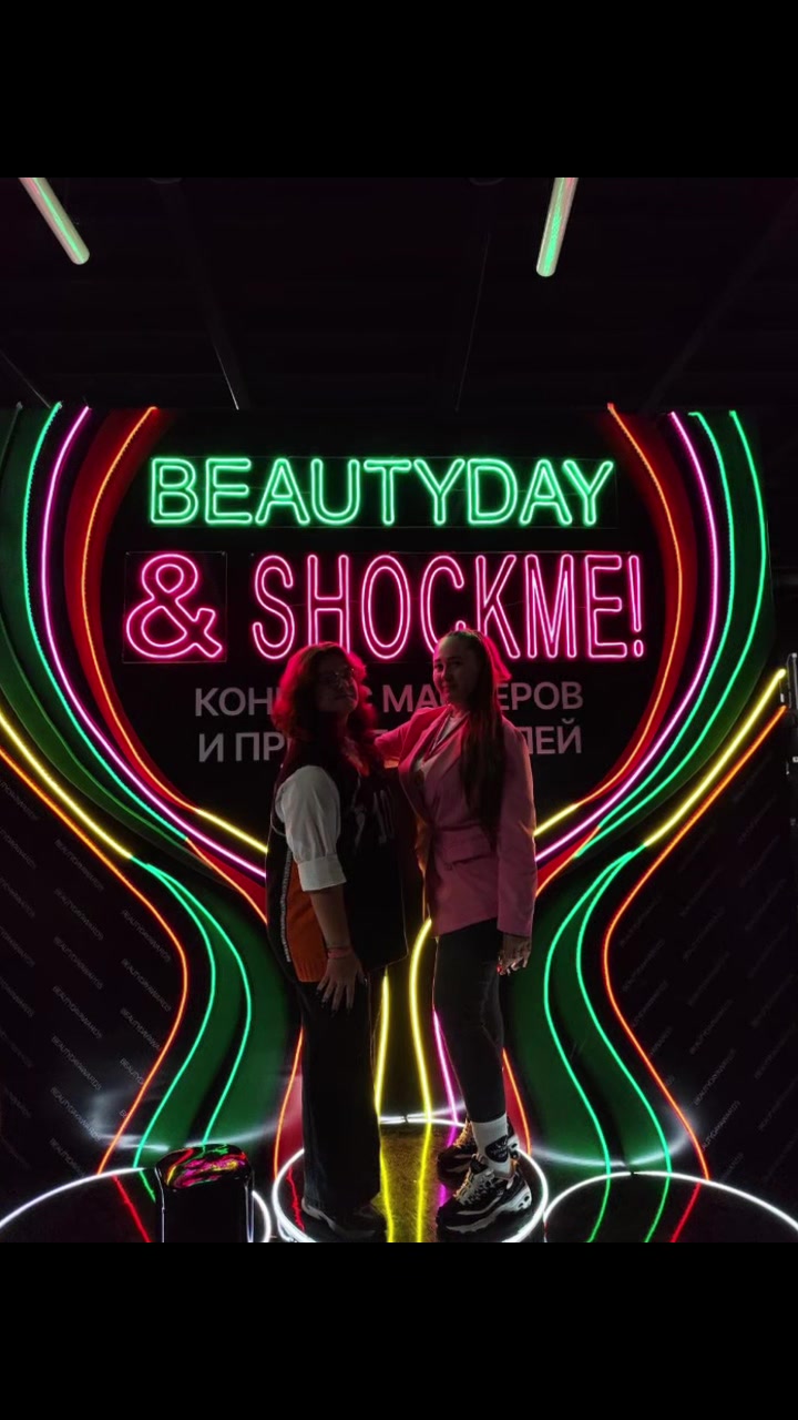 @SenkaNails