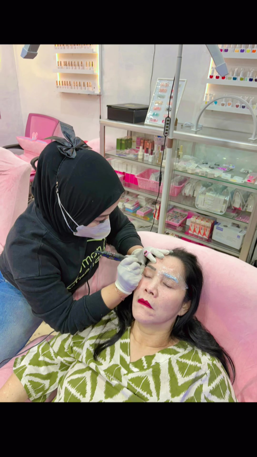 @Raisya Hair & Beauty