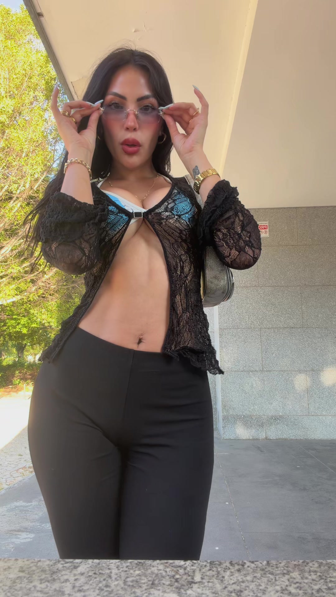 @leslyreynas