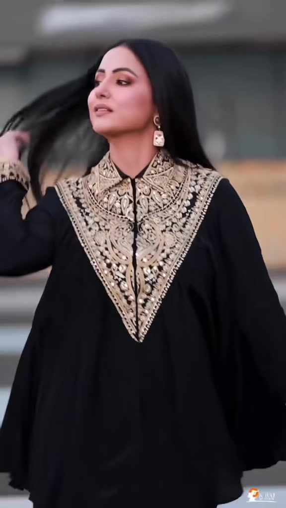 @Hina Khan 💎
