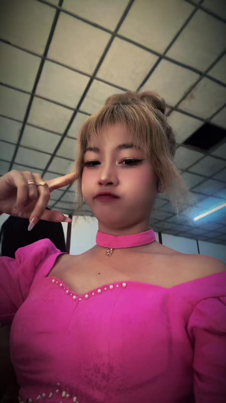 @👀💓ပူစီလေး💓👀(Nan San Thu)