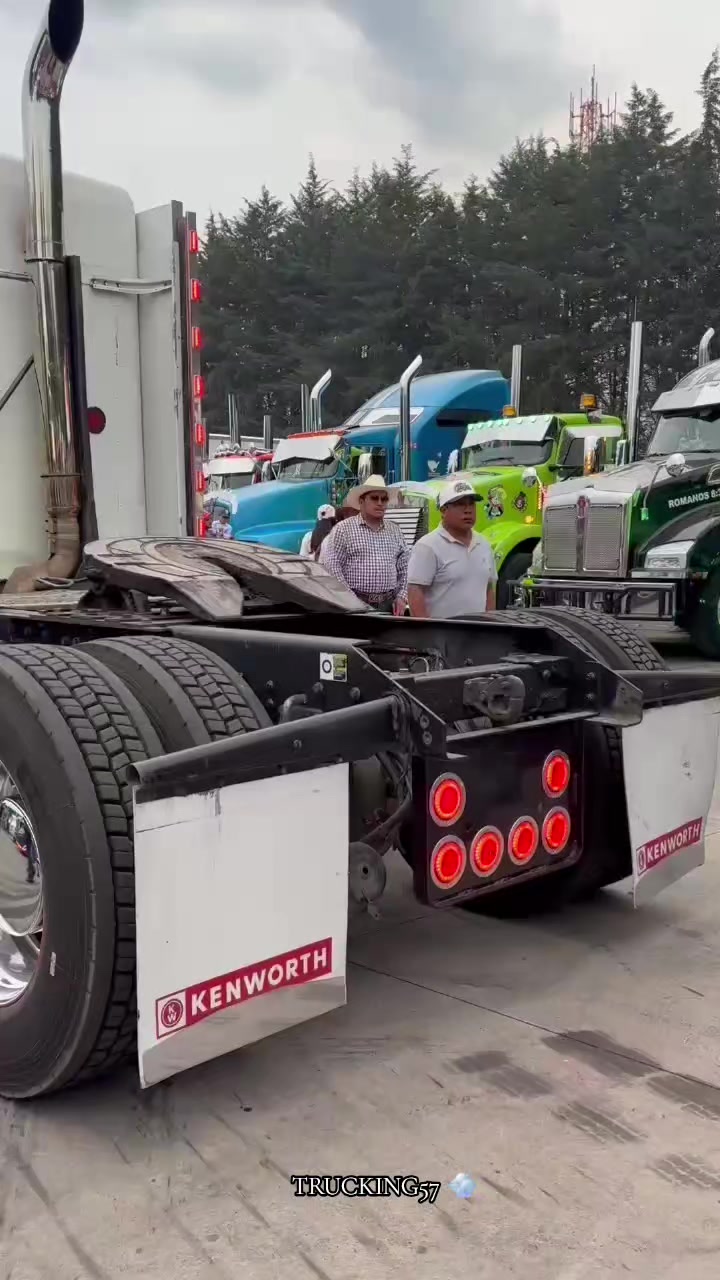 @Trucking 57♧