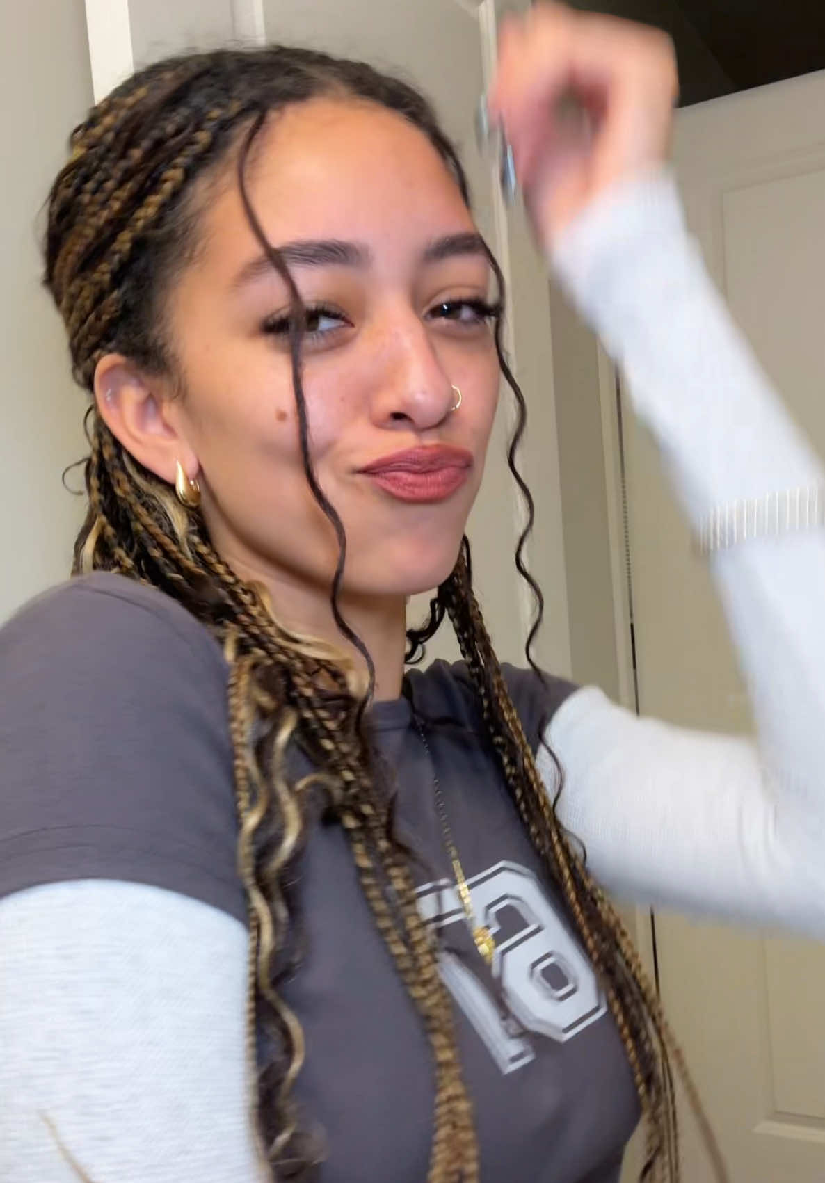 @<3