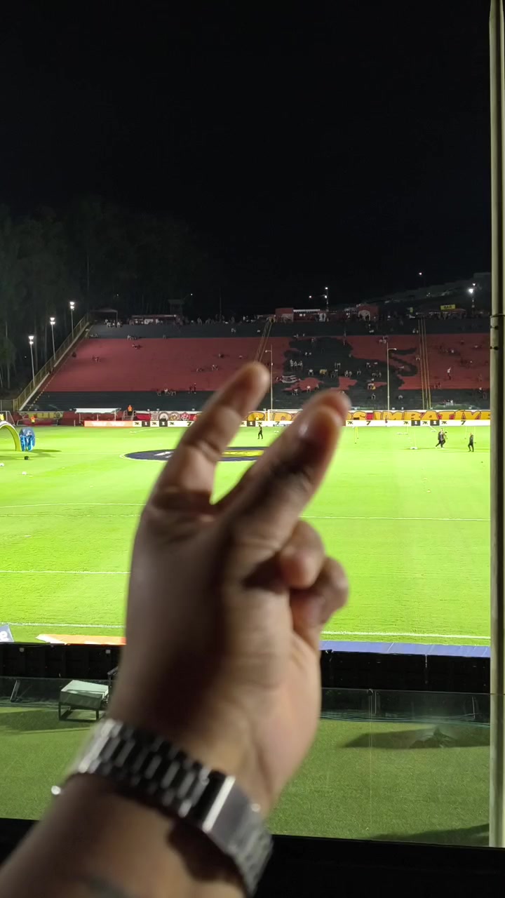@OXE VITÓRIA ♥️🖤😜