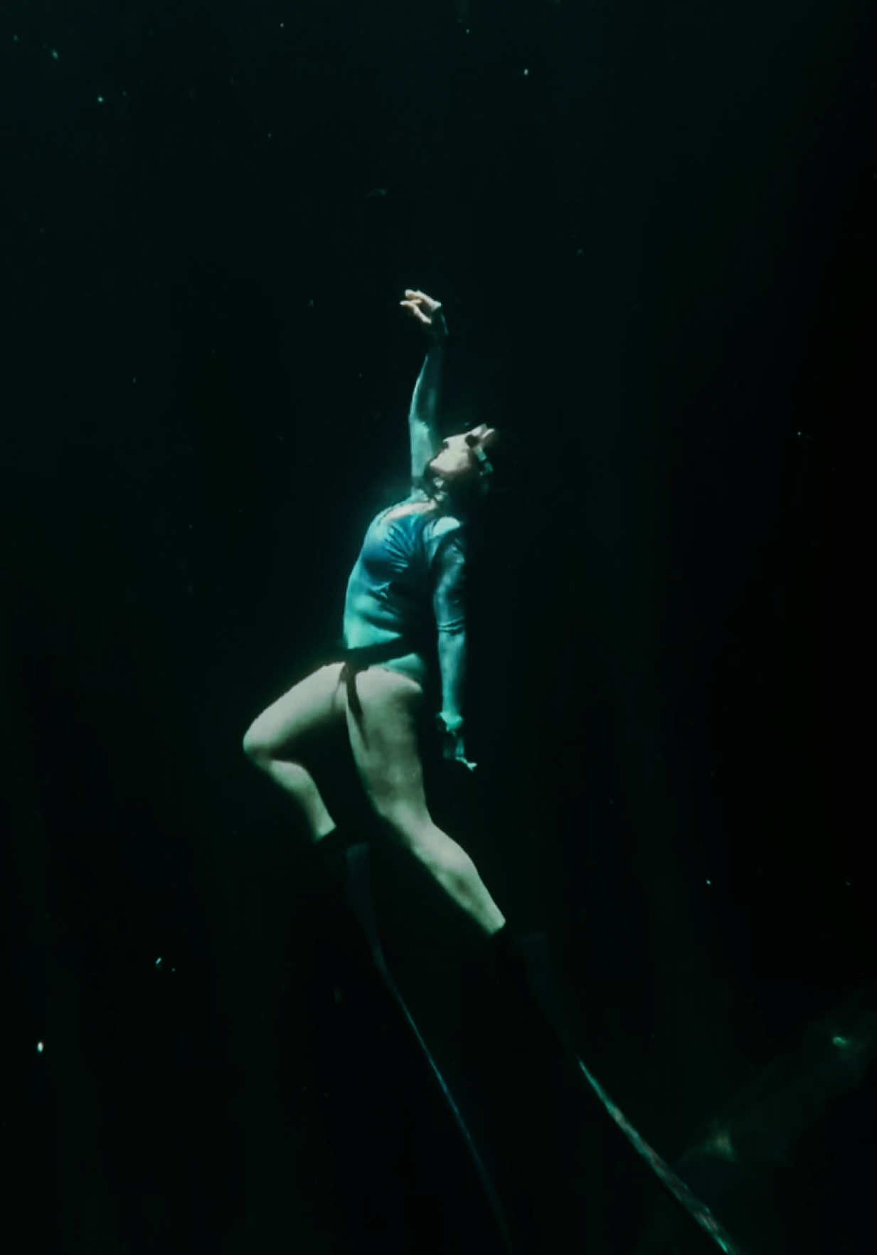 @𝐑 𝐕 🧜🏻&zwj;♀️