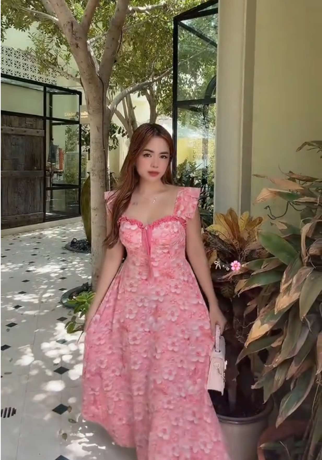 @⁹² ❀.