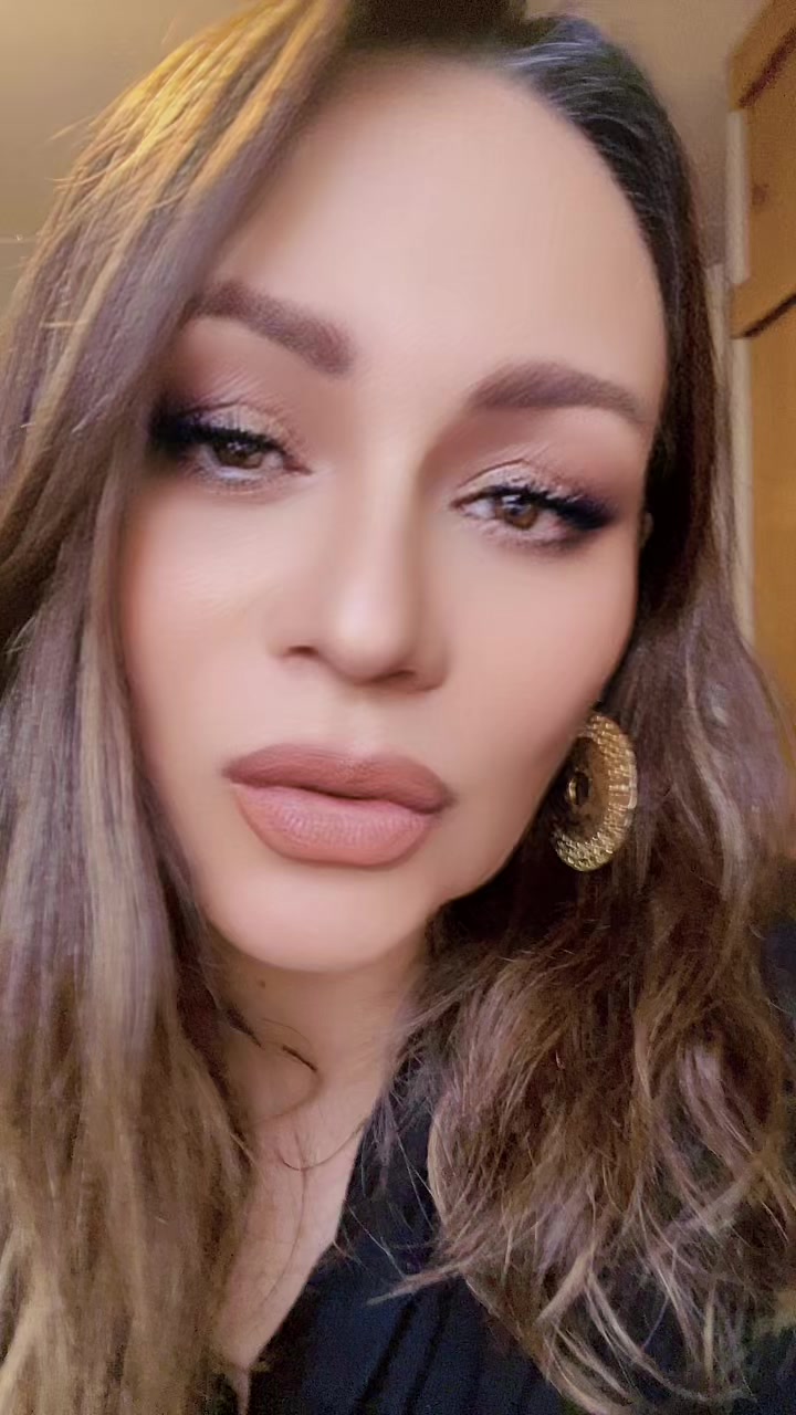 @Ana
