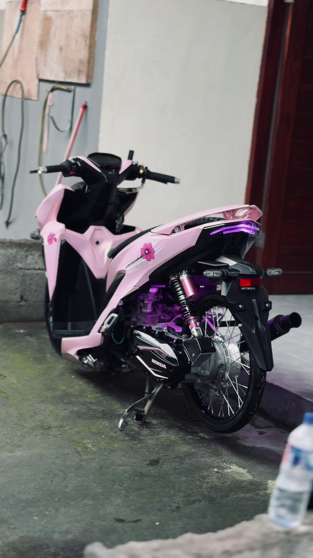@๐ธ๐ฉ๐ฐ๐ช๐ด๐ค๐ฐ๐ฌ๐ฅ๐ฆ