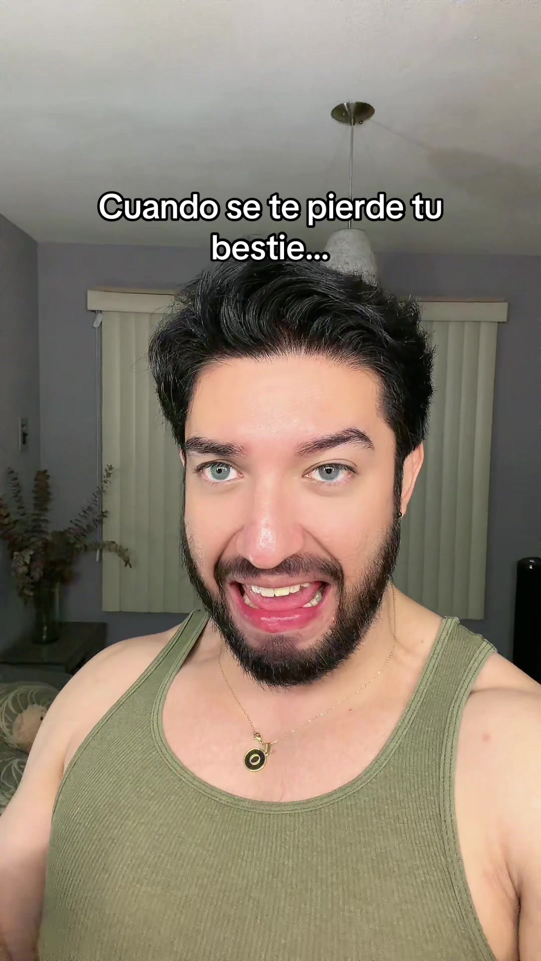 @crisvanz_