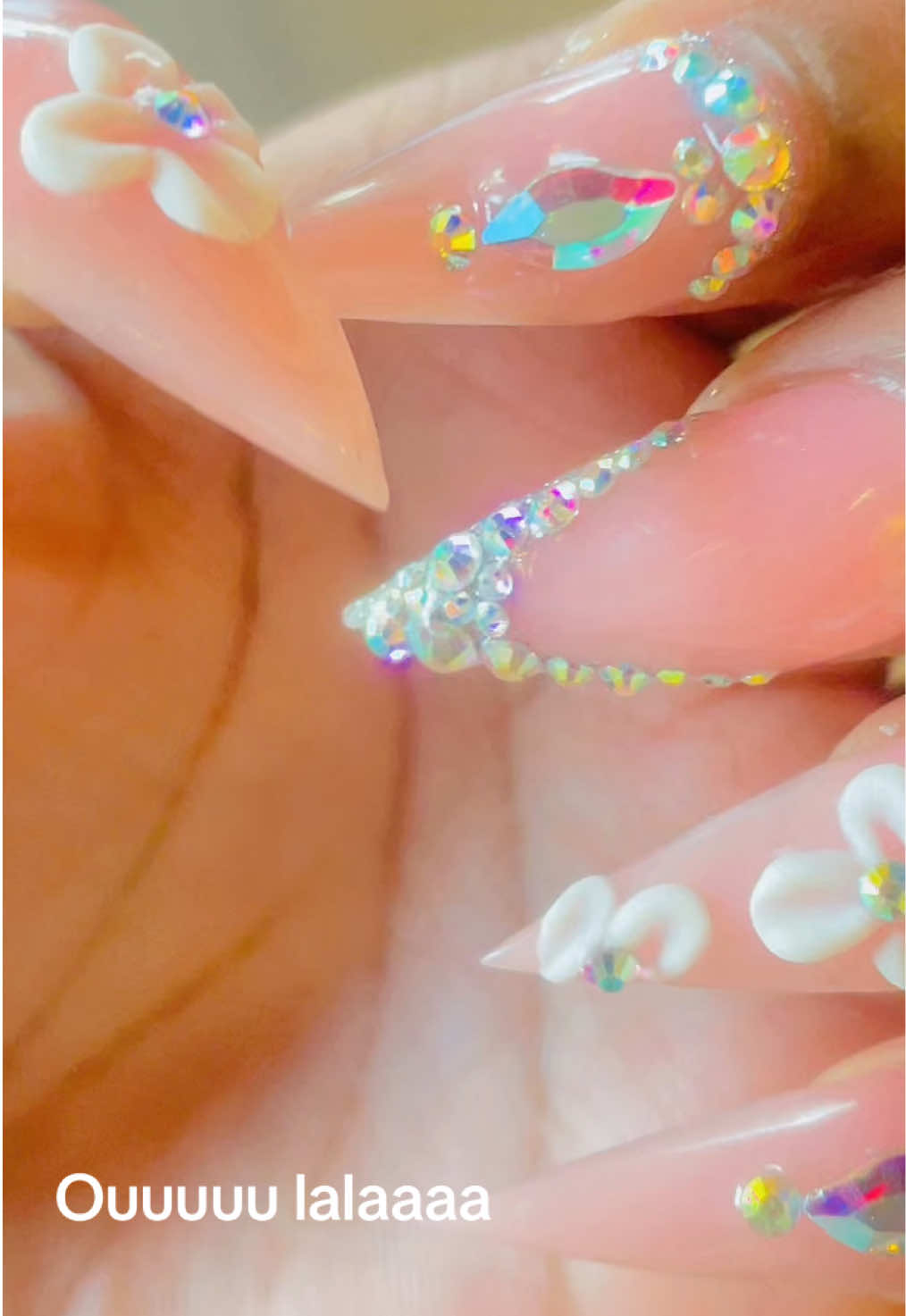 @C H 👑 N 🌹 L 🗝️