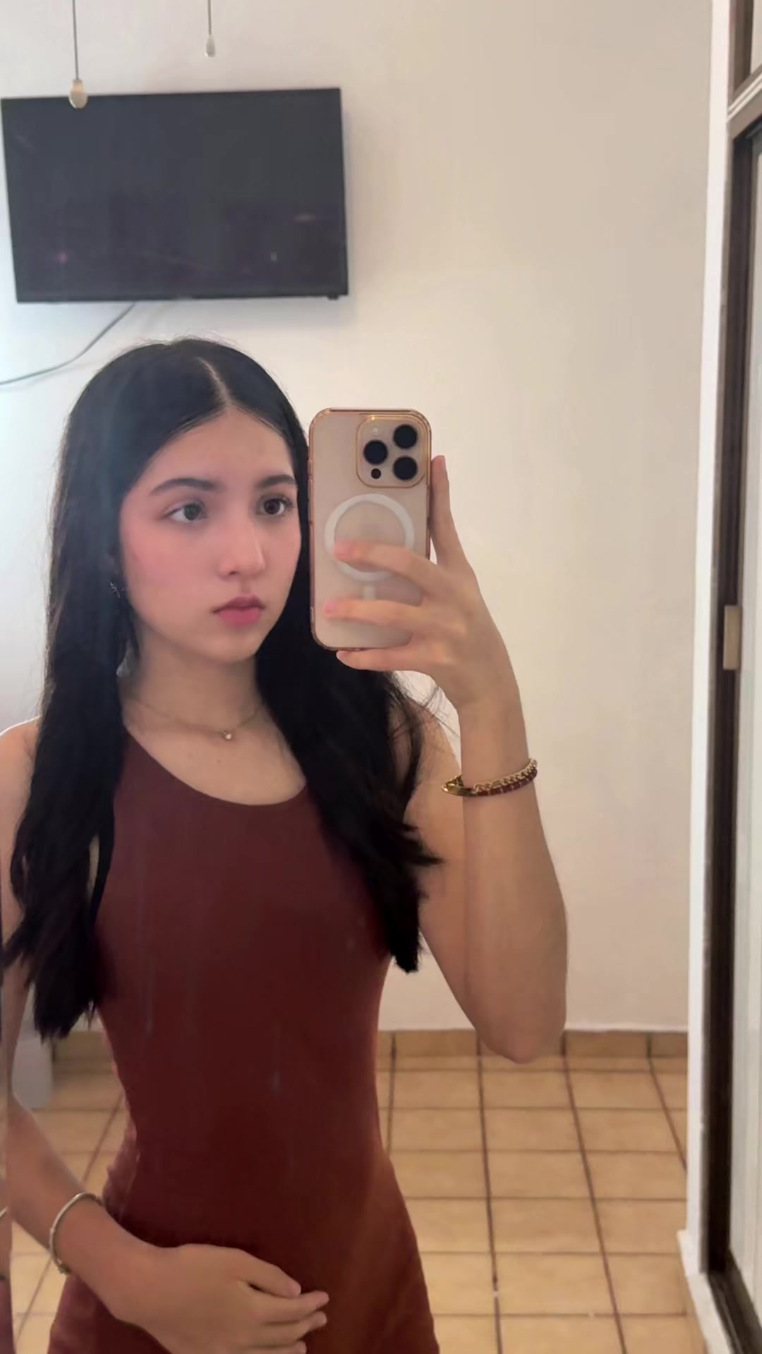 @Vicky4n