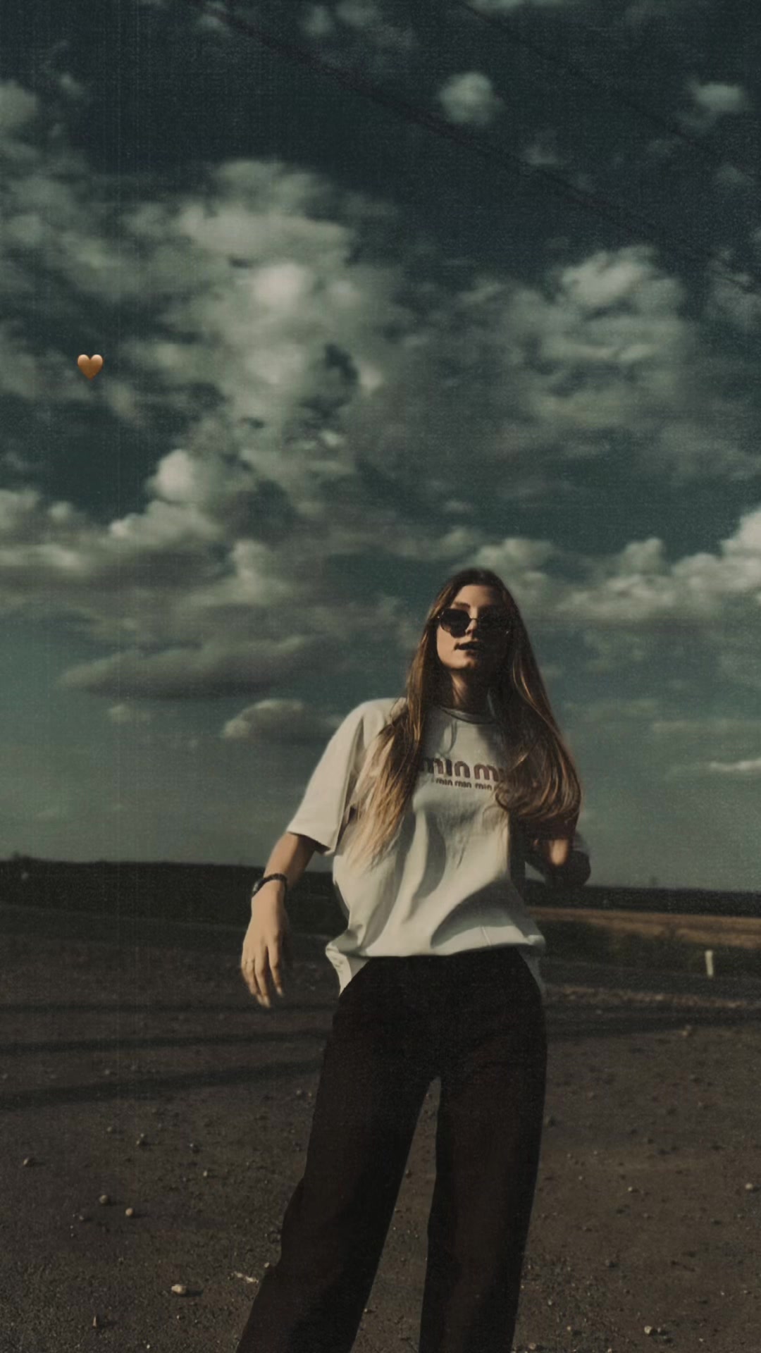 @🖤