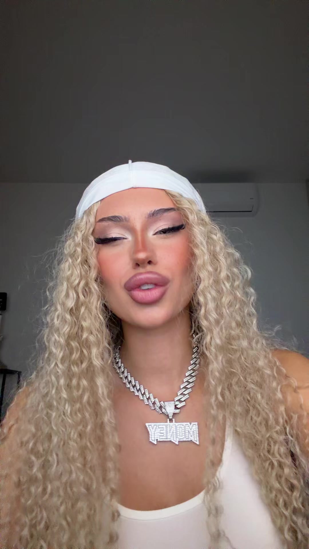 @Syndii69