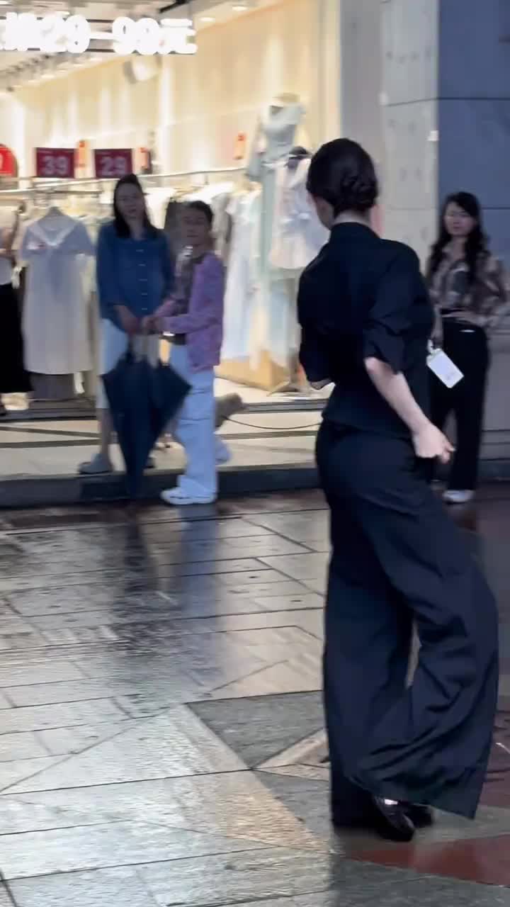 @Sally 雪莉 大笑笑
