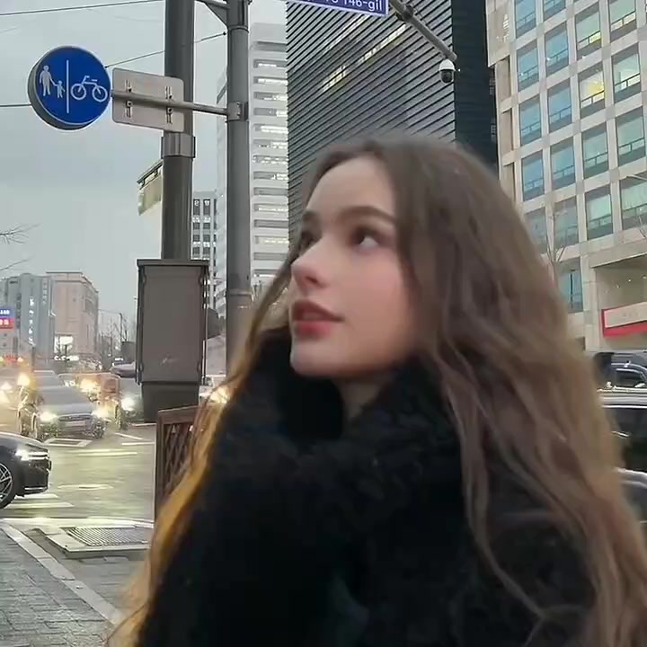 @Chloe