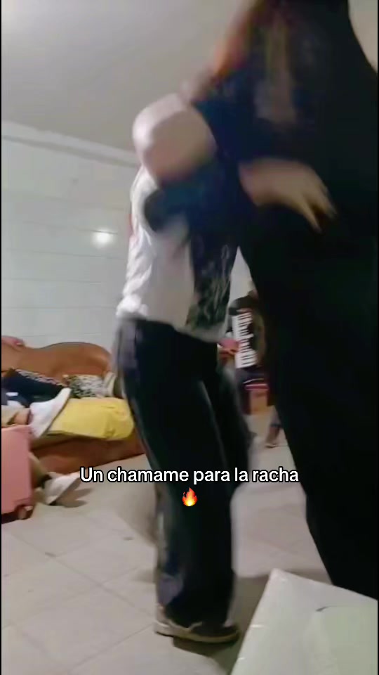 @Vicky🦋