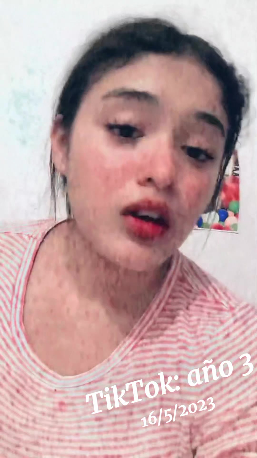 @Hernández