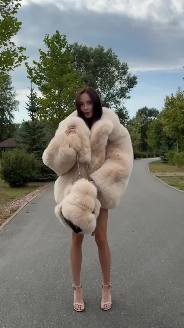 @Fur coat fans