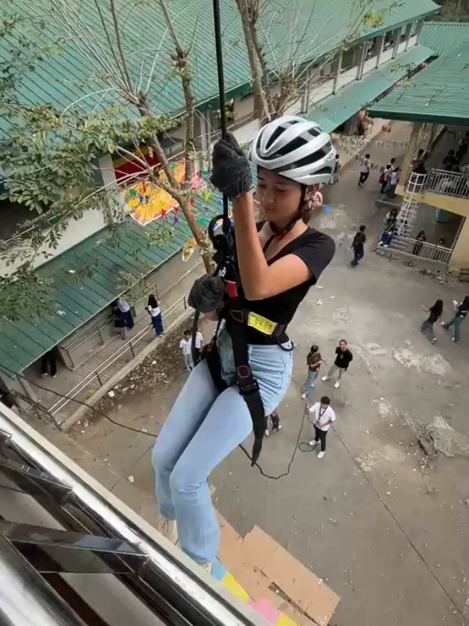 @𝐀𝐬𝐡 :p