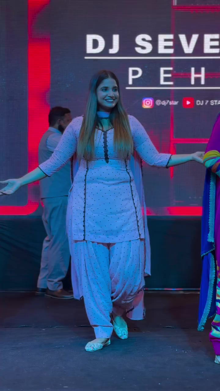 @Aj_Malika011