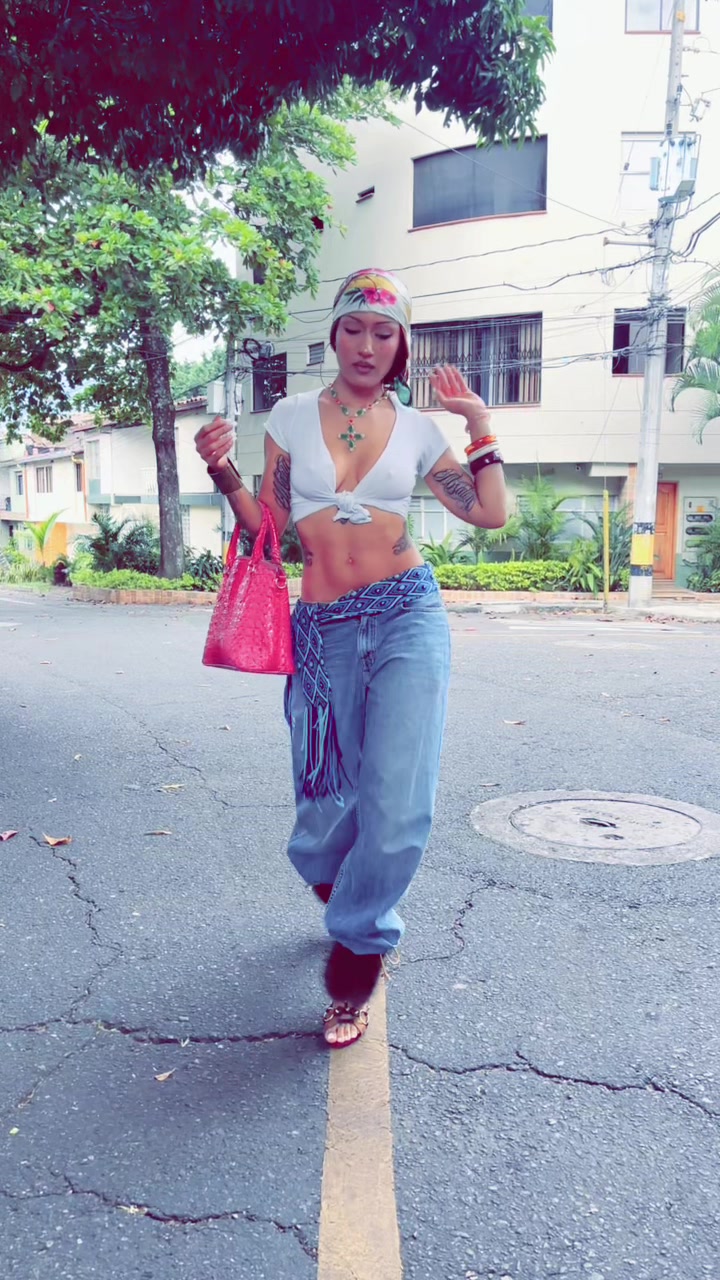 @Latiairenee
