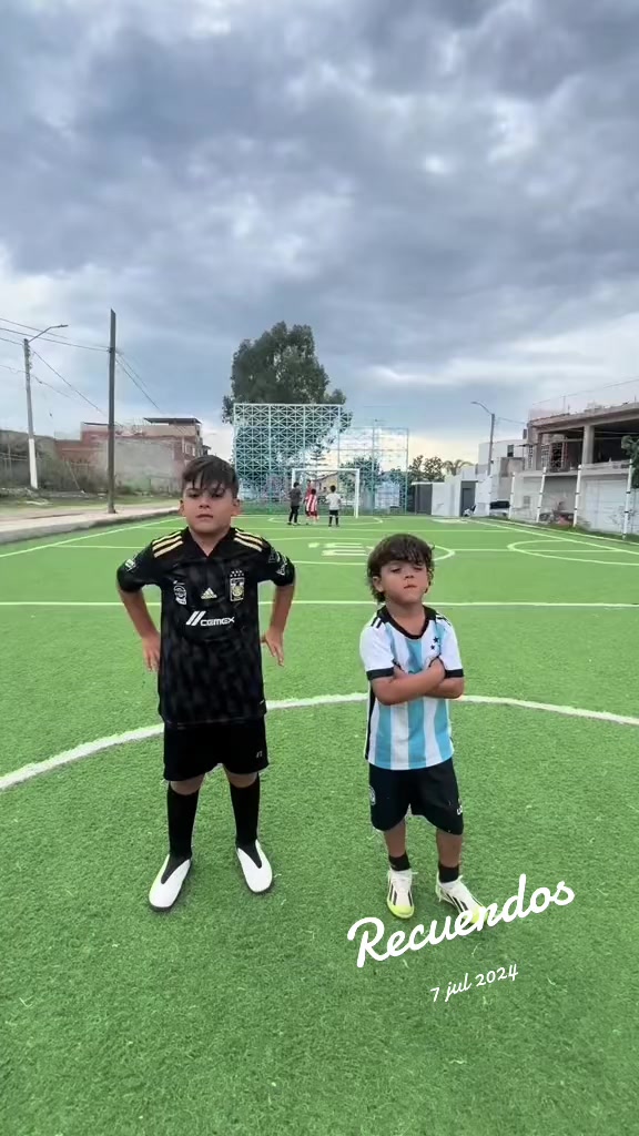 @Los Macías