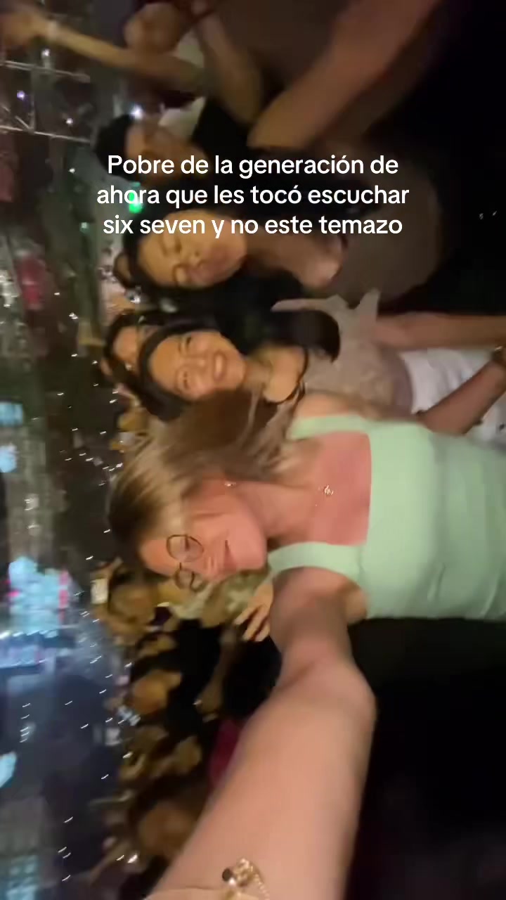 @★ melyssa albujar ★