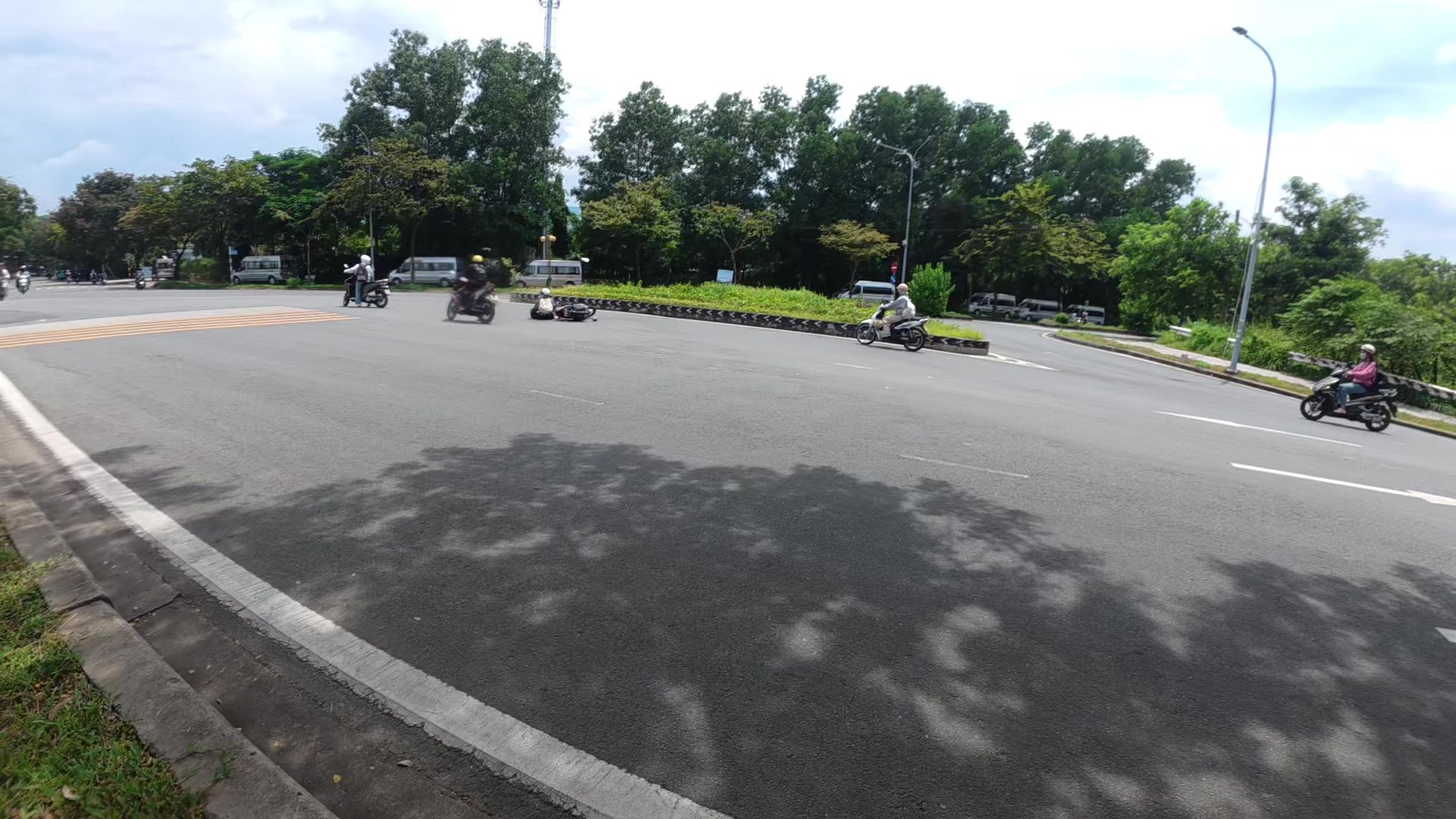 @Long Quận 9