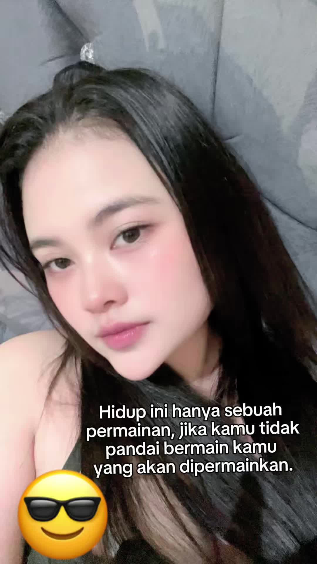 @Anggunamelya27