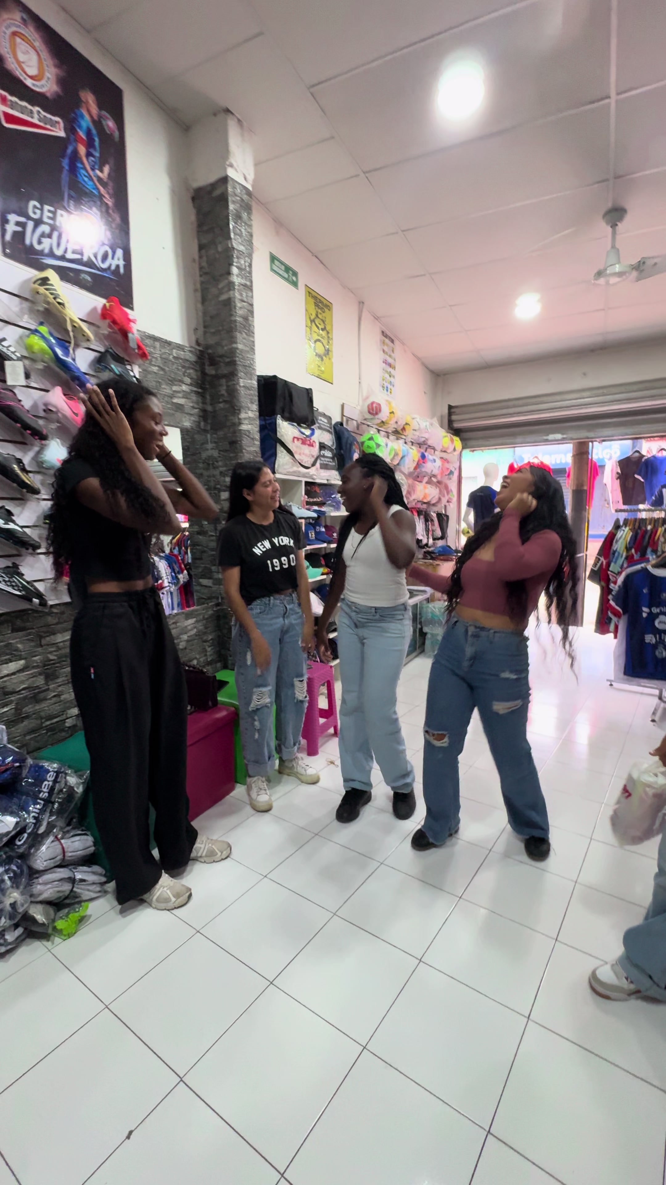 @Lupita Galdamez 🇸🇻