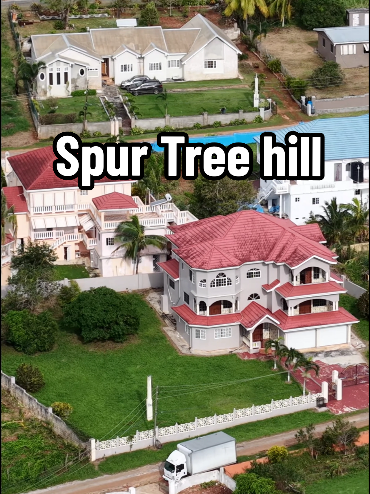 @REAL ESTATES AND ESCAPADEZ