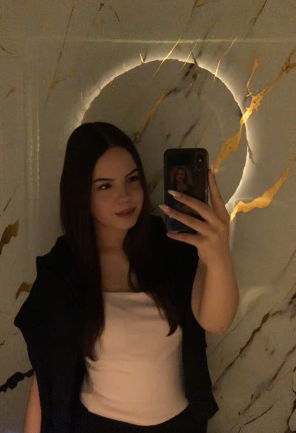 @🦈