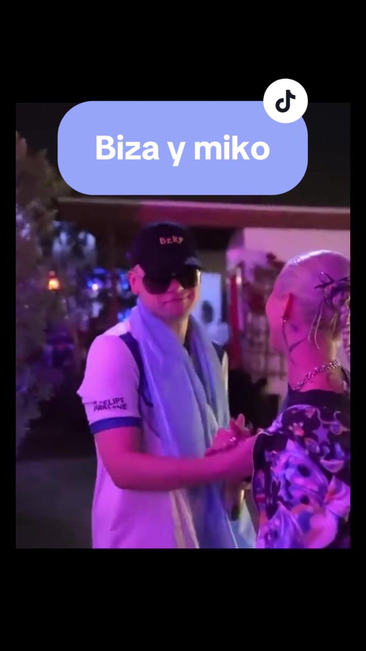 @María